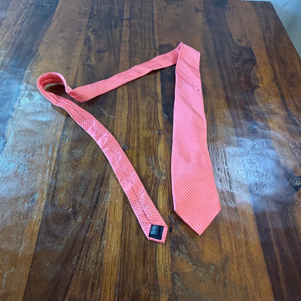 The Tie Bar Mens Coral Pink White Polka Dot 100% Silk Stain Resistant Necktie